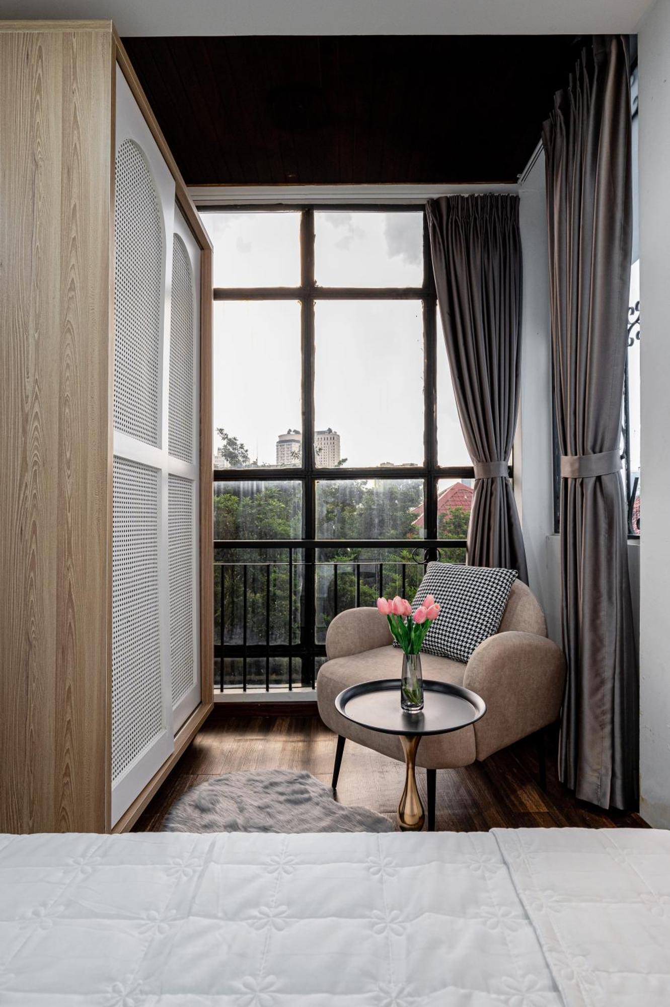 Khách sạn Lotus Lalala 3*